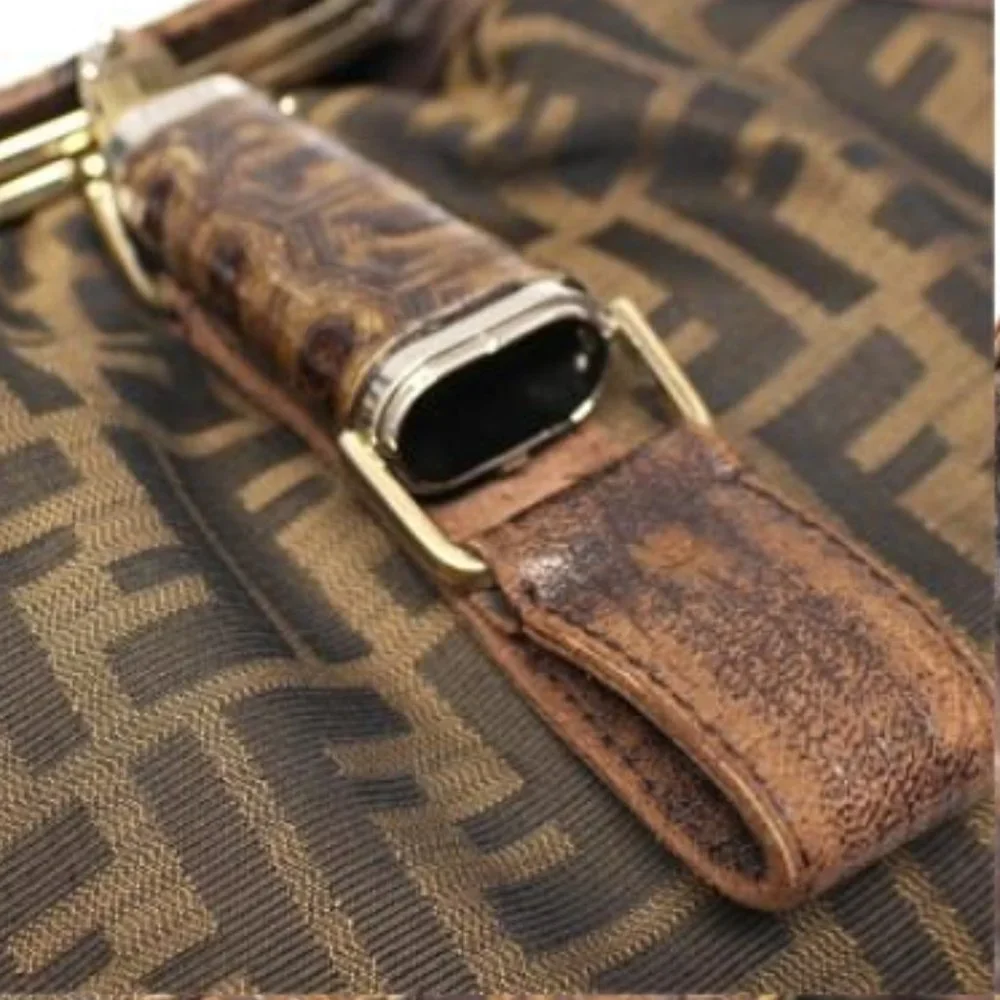 authentic FENDI Brown Leather Gold-plated Spy Shoulder Bag - Picture 4 of 16